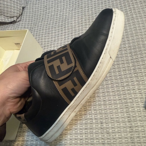 Fendi Women’s Black and Tan Logo Sneakers (Unisex) - Picture 4 of 6
